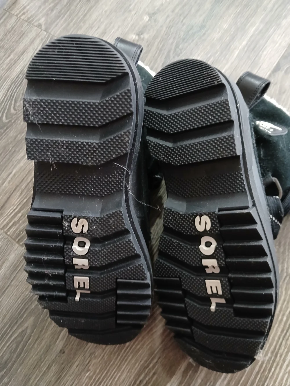 Sorel Womens Black Winter Boots - Durable Traction Sole